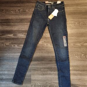 NWT Levi's 720 High Rise Super Skinny Jeans - 27x32 Dark Wash